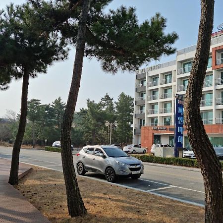 Pine Beach Yangyang Buitenkant foto