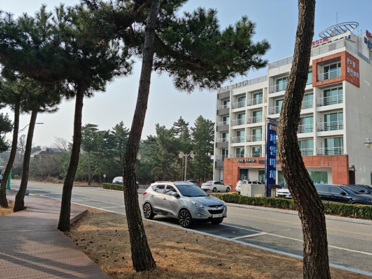 Pine Beach Yangyang Buitenkant foto