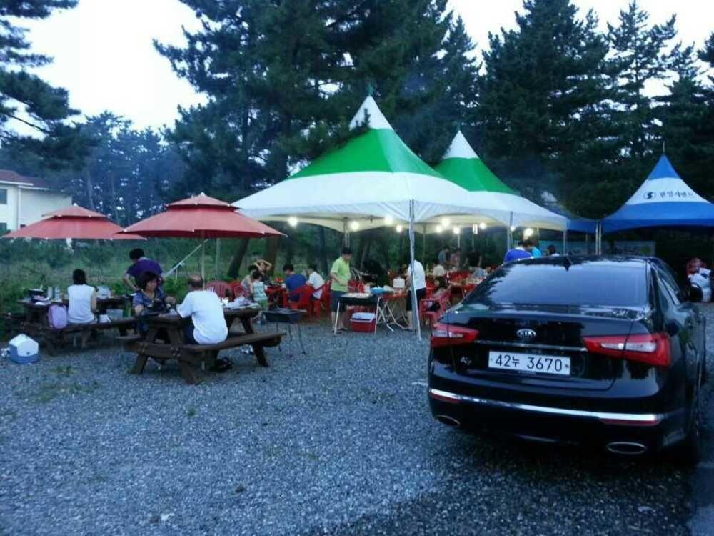 Pine Beach Yangyang Buitenkant foto