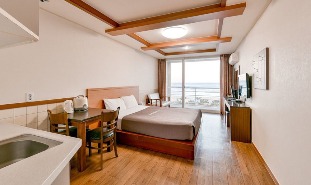 Pine Beach Yangyang Buitenkant foto