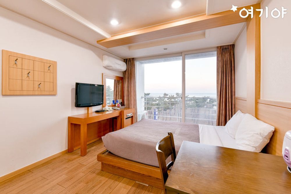 Pine Beach Yangyang Buitenkant foto