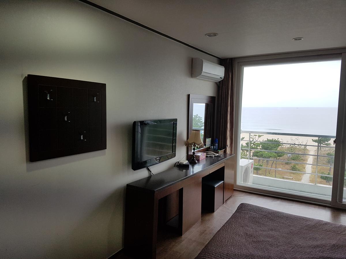 Pine Beach Yangyang Buitenkant foto