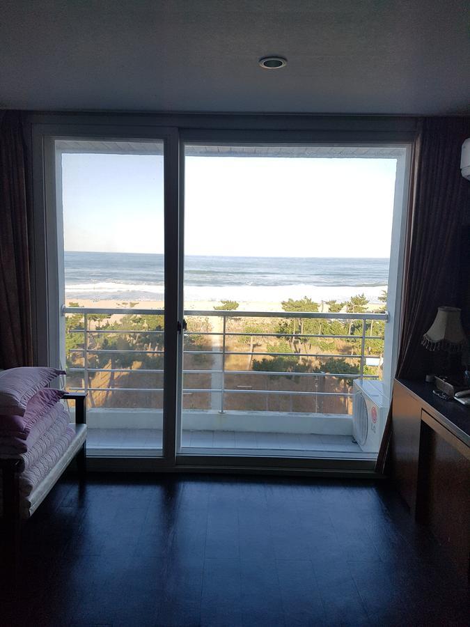 Pine Beach Yangyang Buitenkant foto